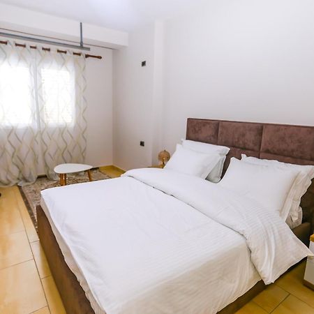 Viatirana By Shqiptrip Apartment Ngoại thất bức ảnh