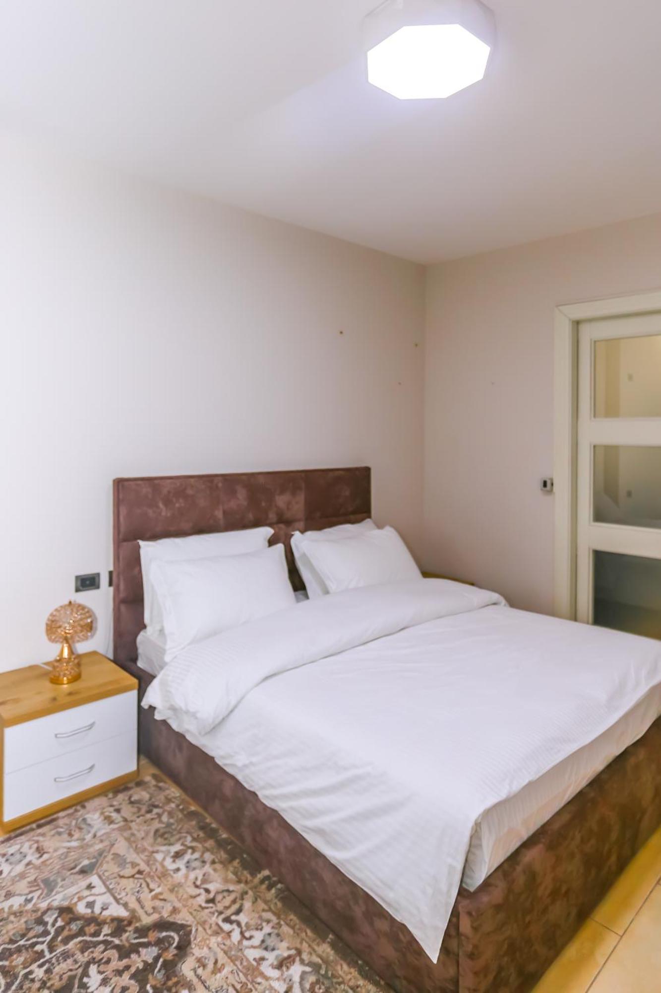 Viatirana By Shqiptrip Apartment Ngoại thất bức ảnh